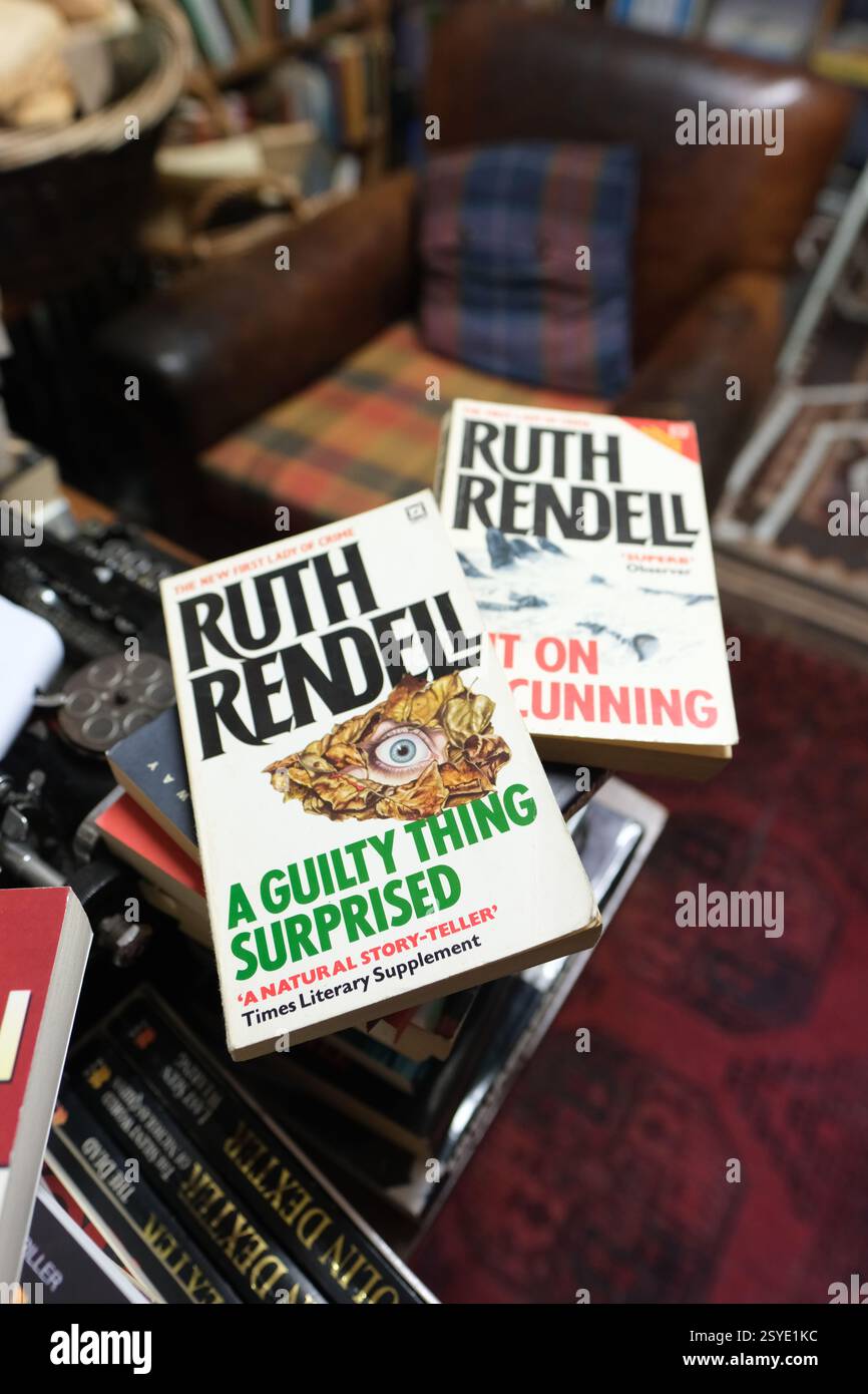 Ruth Rendell Kriminalbuch A Guilty Thing Surprise zeigt ihre Detektivfigur Inspector Wexford Stockfoto
