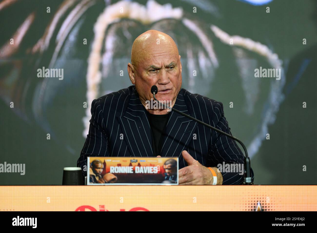 LONDON, VEREINIGTES KÖNIGREICH. Februar 25. Ronnie Davies während der Chris Eubank Jr vs Conor Benn Pressekonferenz im Tottenham Hotspur Stadium am Donnerstag, den 27. Februar 2025 in LONDON, ENGLAND. Quelle: Taka G Wu/Alamy Live News Stockfoto