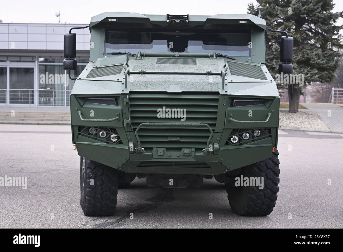 Koprivnice, Tschechische Republik. Februar 2025. Präsentation des Panzerfahrzeugs Tatra Defence TADEAS 6x6 in Koprivnice, Tschechische Republik, 26. Februar 2025. Quelle: Jaroslav Ozana/CTK Photo/Alamy Live News Stockfoto