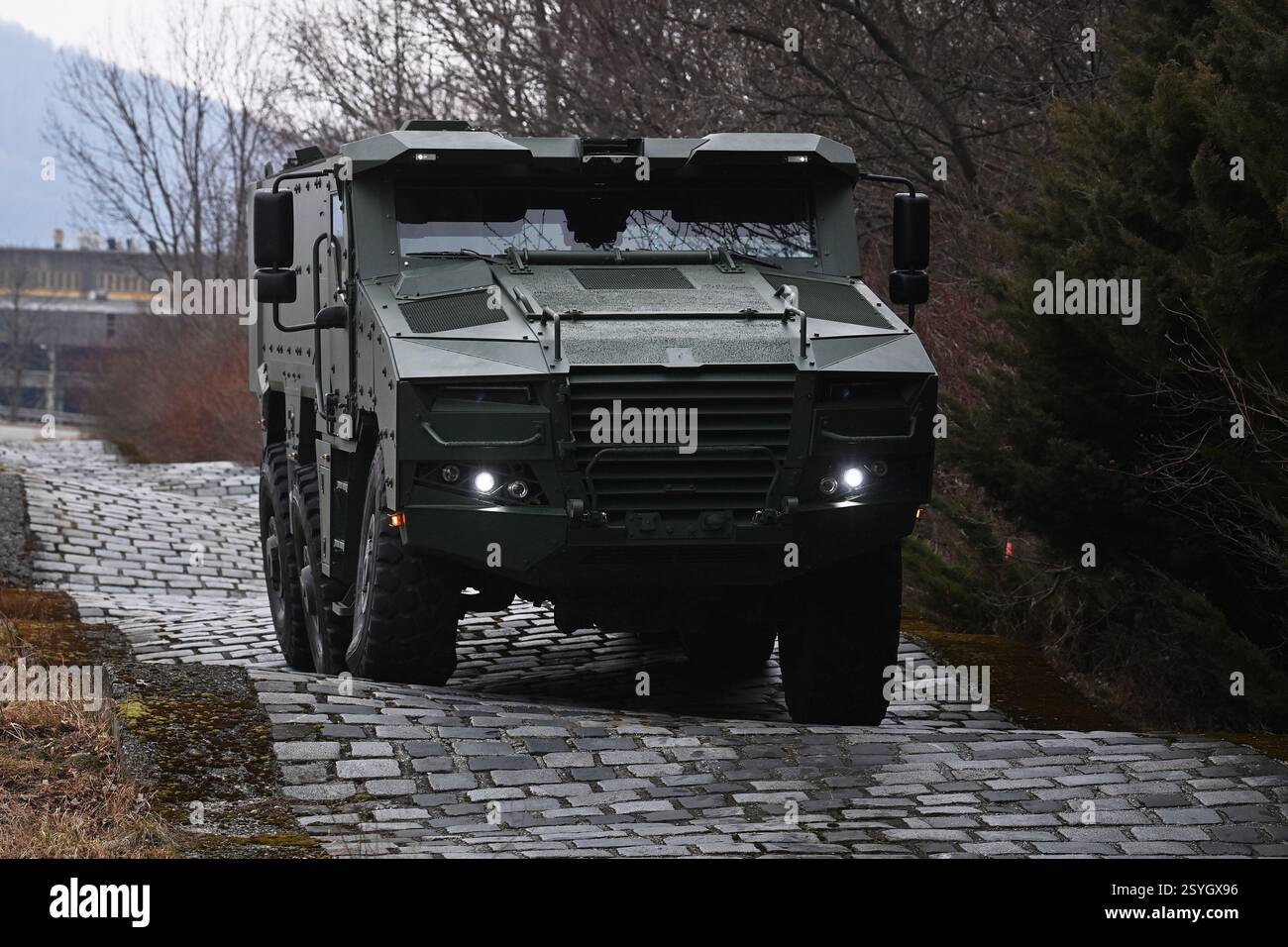 Koprivnice, Tschechische Republik. Februar 2025. Präsentation des Panzerfahrzeugs Tatra Defence TADEAS 6x6 in Koprivnice, Tschechische Republik, 26. Februar 2025. Quelle: Jaroslav Ozana/CTK Photo/Alamy Live News Stockfoto