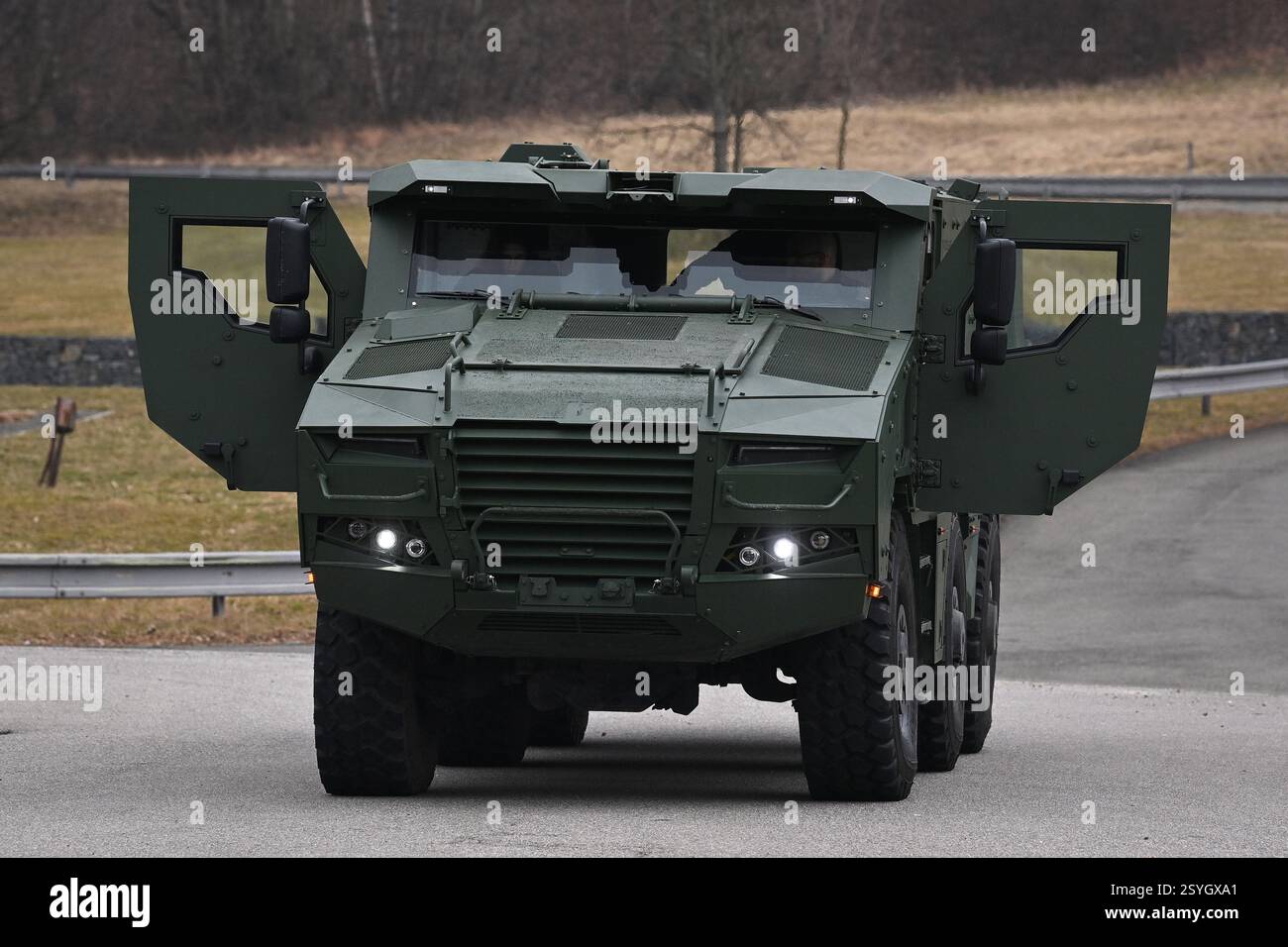 Koprivnice, Tschechische Republik. Februar 2025. Präsentation des Panzerfahrzeugs Tatra Defence TADEAS 6x6 in Koprivnice, Tschechische Republik, 26. Februar 2025. Quelle: Jaroslav Ozana/CTK Photo/Alamy Live News Stockfoto