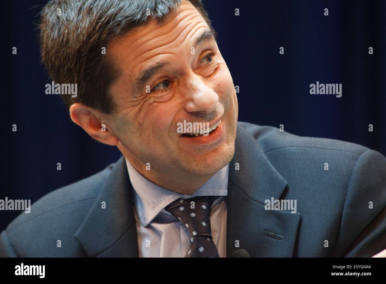 Vítor Louçã Rabaca Gaspar, portugiesischer Ökonom und ehemaliger Finanzminister bei einer Podiumsdebatte auf der jährlichen IWF-Tagung in Washington DC. Stockfoto