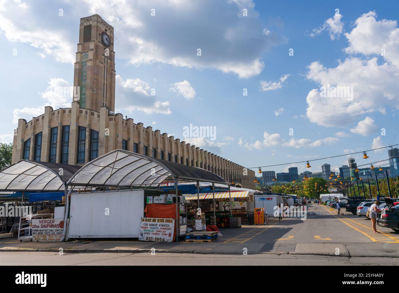 Montreal, Québec, Kanada - 24. August 2021: Atwater Market (Marché Atwater), eine Markthalle im Viertel Saint-Henri von Montreal, eröffnet 1933 Stockfoto