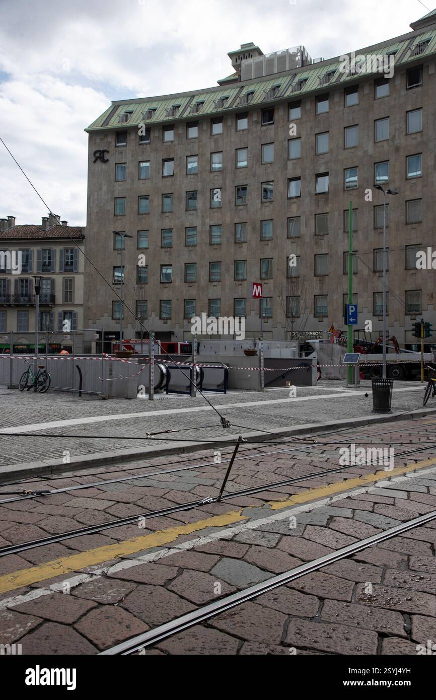 Mailand, Italien. März 2025. Corso Italia cavi Tram tranciati da una gru Milano - Italia - Cronaca Sabato, 01 Marzo, 2025 (Foto di Marco Ottico/Lapresse) Corso Italia Tram Kabel durch einen Kran abgeschnitten Mailand, Italien - Nachrichten Samstag, 01. März 2025 (Foto Marco Ottico/Lapresse) Credit: LaPresse/Alamy Live News Stockfoto