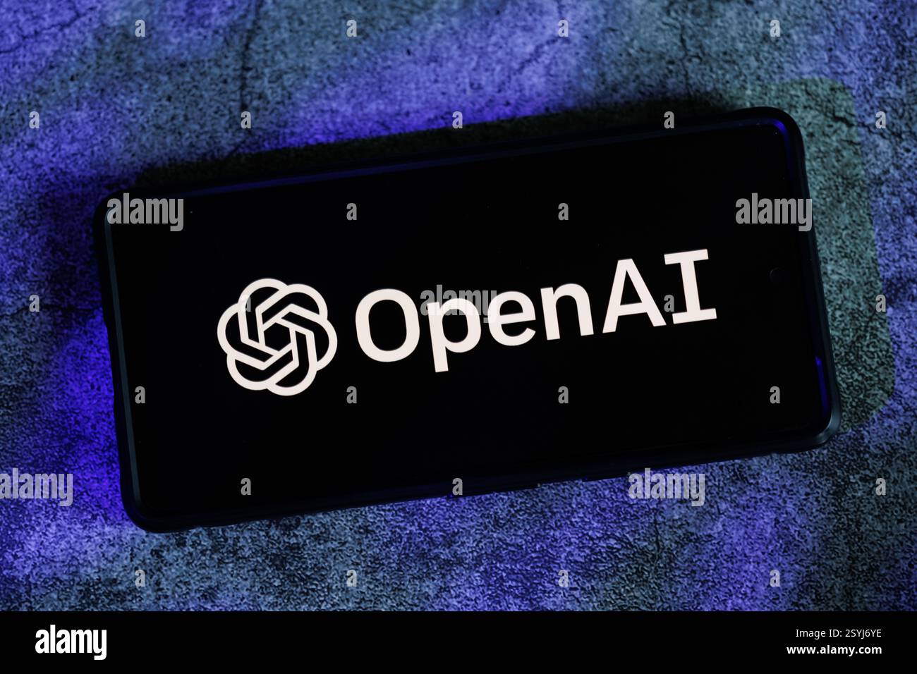 China. März 2025. Das App-Logo für künstliche Intelligenz (KI) von ChatGPT wird auf einem Smartphone-Bildschirm angezeigt. Quelle: SOPA Images Limited/Alamy Live News Stockfoto