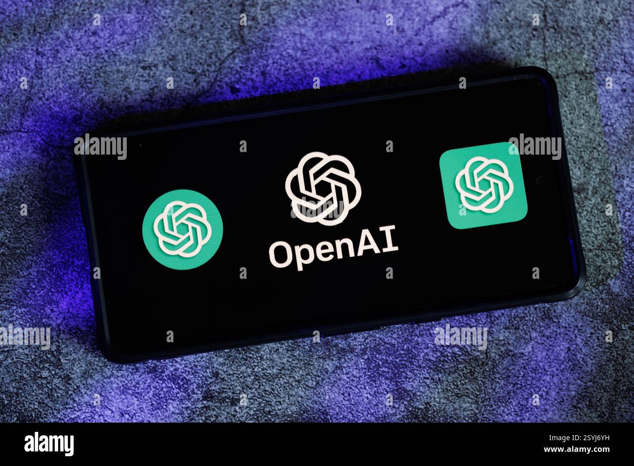 China. März 2025. Das App-Logo für künstliche Intelligenz (KI) von ChatGPT wird auf einem Smartphone-Bildschirm angezeigt. Quelle: SOPA Images Limited/Alamy Live News Stockfoto