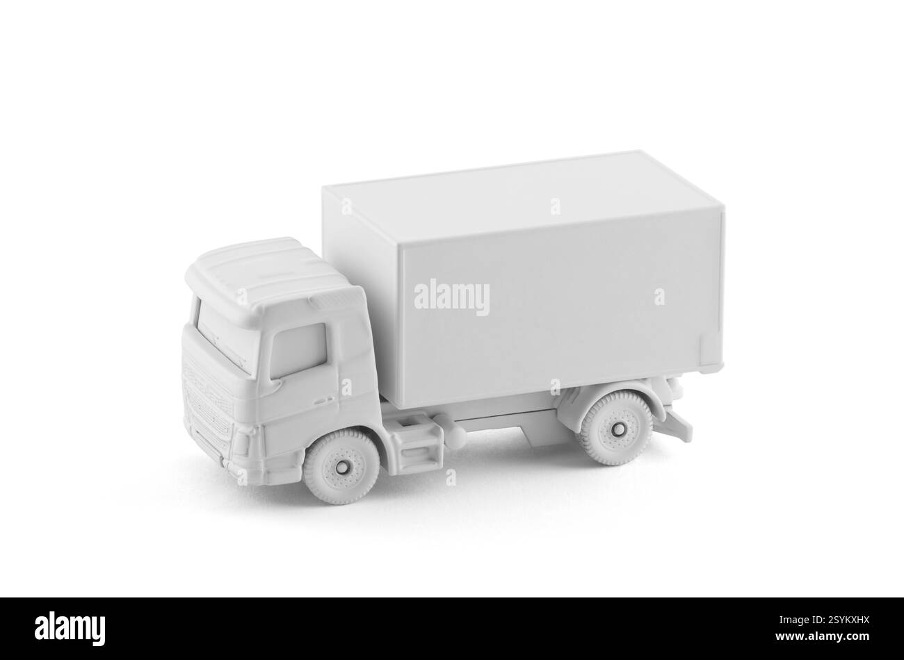 White cargo Lkw Miniatur auf weißem Hintergrund mit Freistellungspfad isoliert Stockfoto