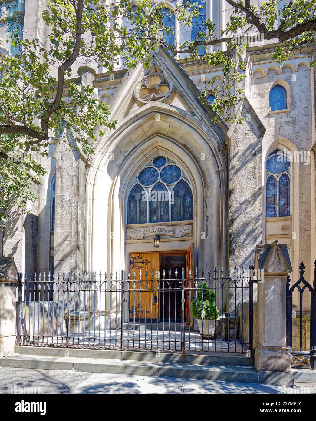 Die evangelisch-lutherische Kirche St. Paul 315 West 22nd Street ist Teil der Chelsea Historic District Extension. Stockfoto
