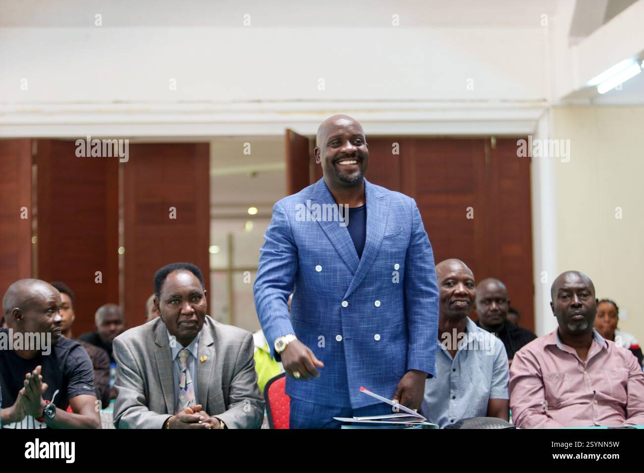 NAIROBI, KENIA – 1. MÄRZ: Der Präsident des Boxverbandes von Kenia, Anthony Otieno Ombok Advertising, wird im Moi International Sports Centr gewählt Stockfoto