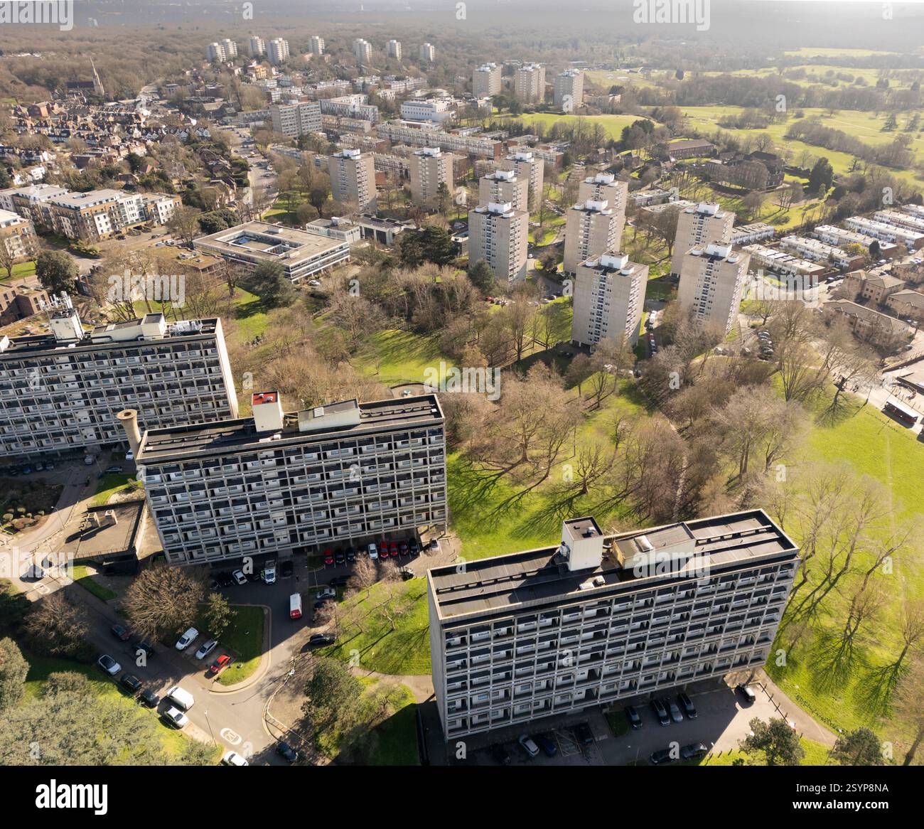 Das Alton Estate ist ein sehr großes stadthaus in Roehampton im Südwesten Londons. Eines der größten Landsitze im Vereinigten Königreich Stockfoto