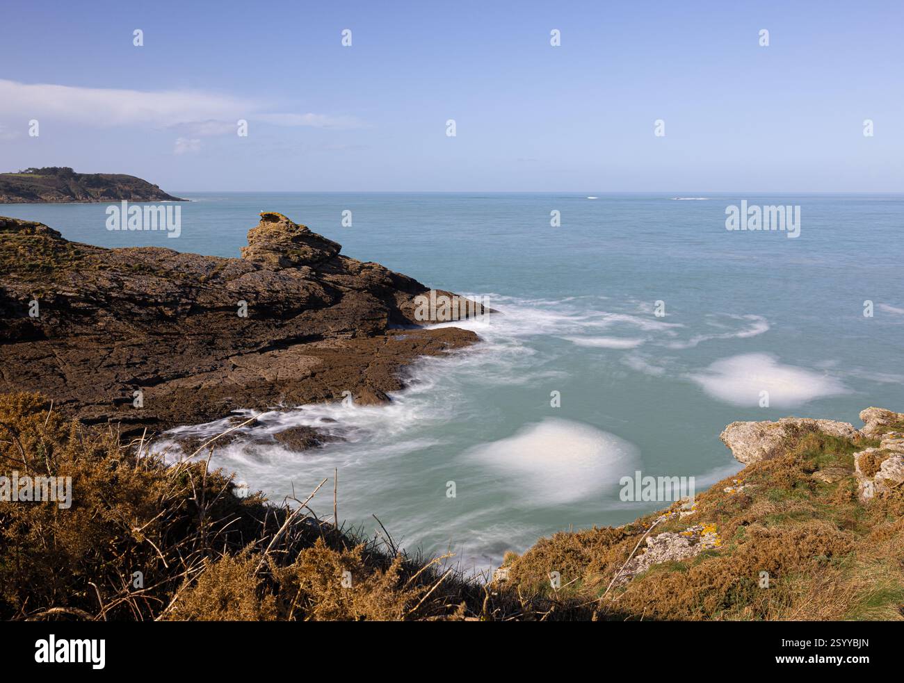 Dieser Ort ist die Spitze des Grand Nez in der Bretagne (Frankreich). Stockfoto