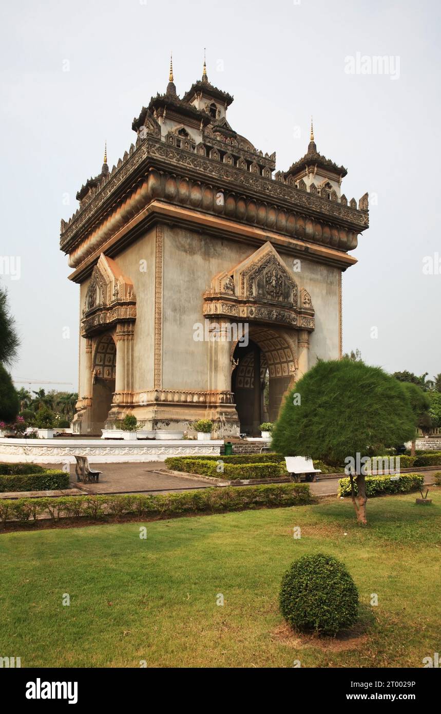 Patuxay (patuxai) - Monument Aux Morts (Siegestor) an Patuxay (patuxai) Park in Vientiane. Laos Stockfoto