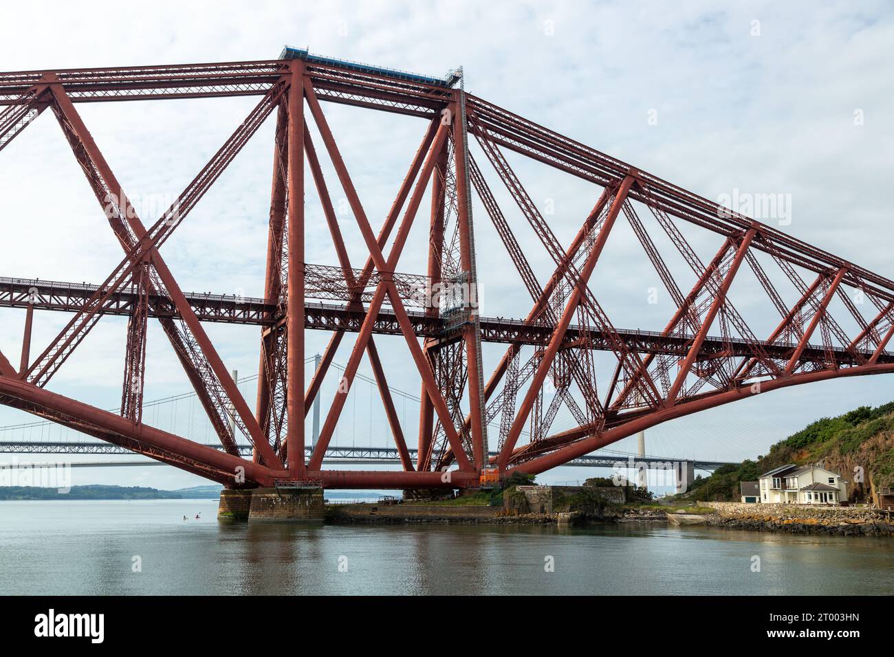 Die Forth Rail Bridge führt nach Fife, Schottland Stockfoto