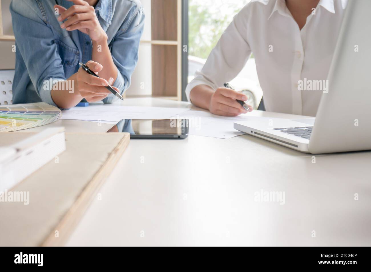 Architektur basierend auf Architekturprojekt Geschäftsarchitektur Gebäudearchitektur Kollegen Innenarchitektur Corporate Stockfoto