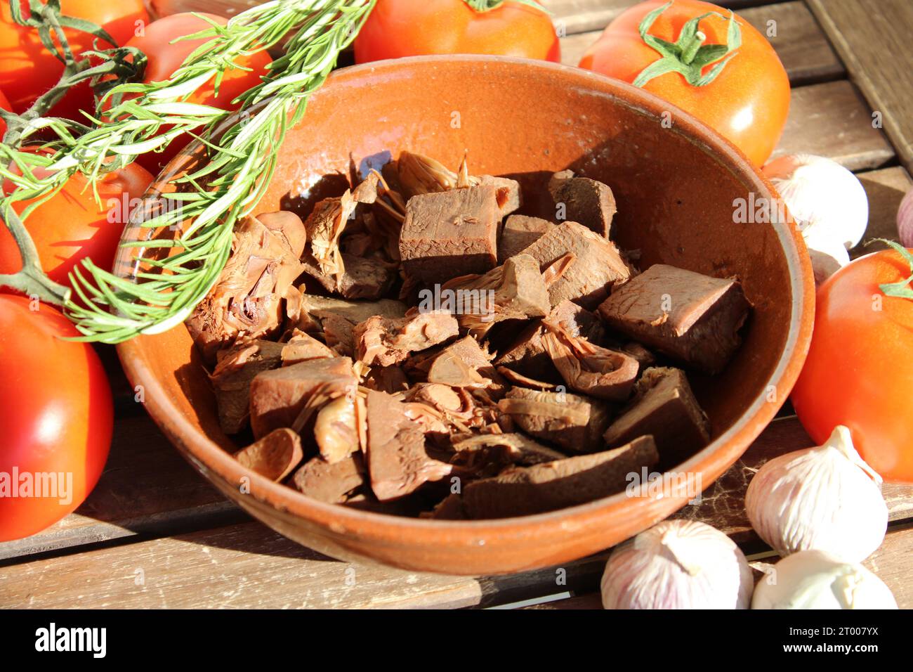 Jackfrüchte-Fruchtfleisch ideal als Fleischalternative. Ob in Pfannkuchen, Suppen, Eintöpfen oder Burgern, unreife Jackfrucht ist der perfekte neue vegane Fleischersatz Stockfoto