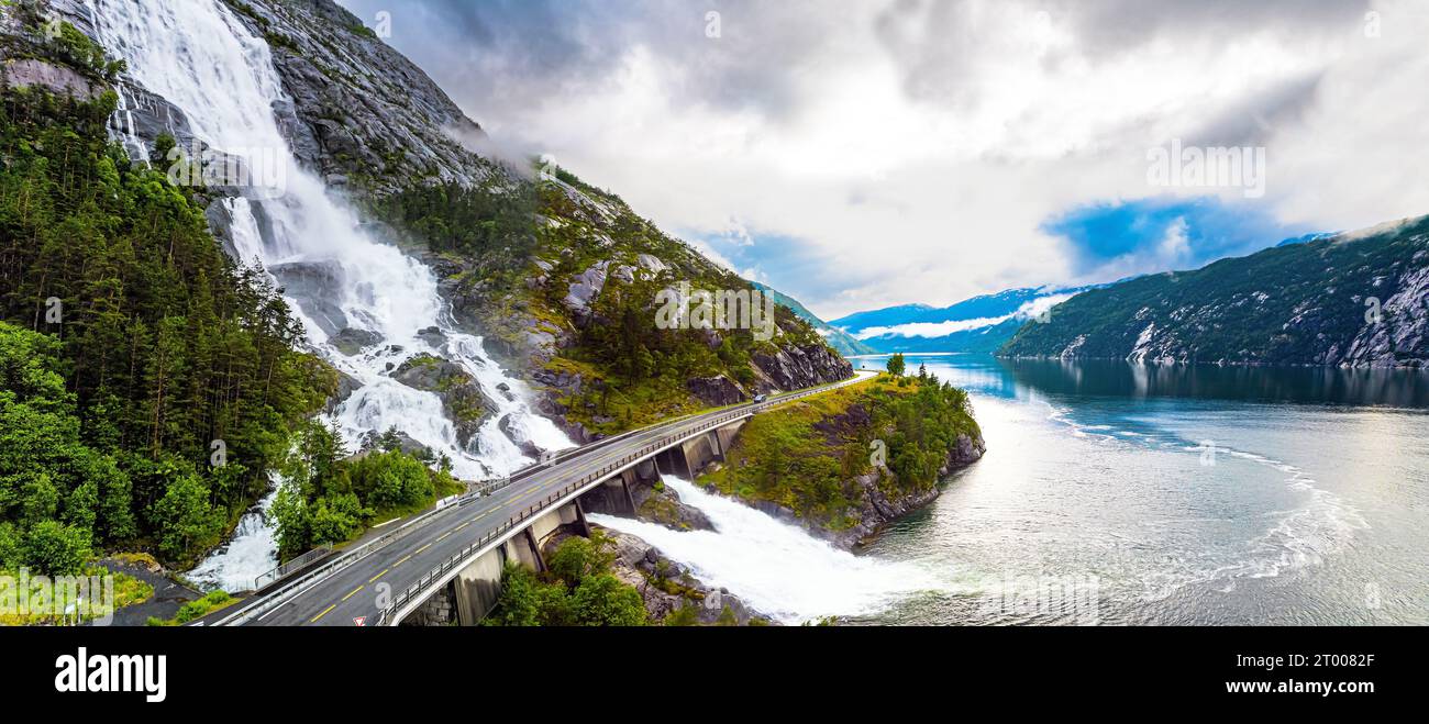 Wasserfall Langfossen Stockfoto