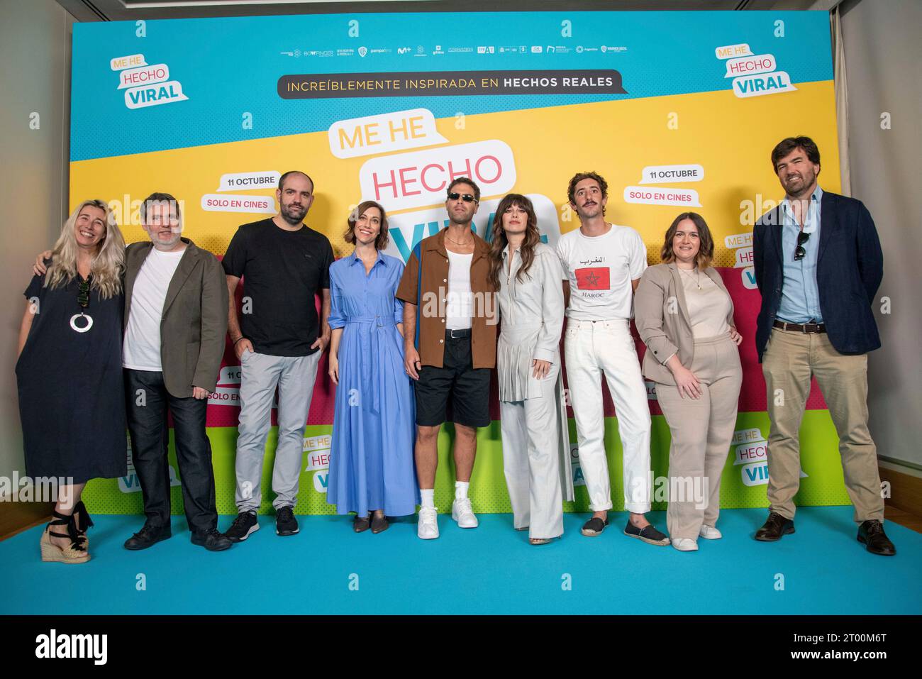 Director Jorge Coira with the rest of the cast, Blanca Suárez, Enric Auquer, Nicolás Furtado, Daniel Fez, Cristina Gallego and Esperanza Guardado posing during the photocall for the presentation of his latest film 'Me he hecho viral', on October 3, 2023, in Madrid (Spain). PHOTOCALL José Oliva / Europa Press 10/03/2023 (Europa Press via AP) Stockfoto