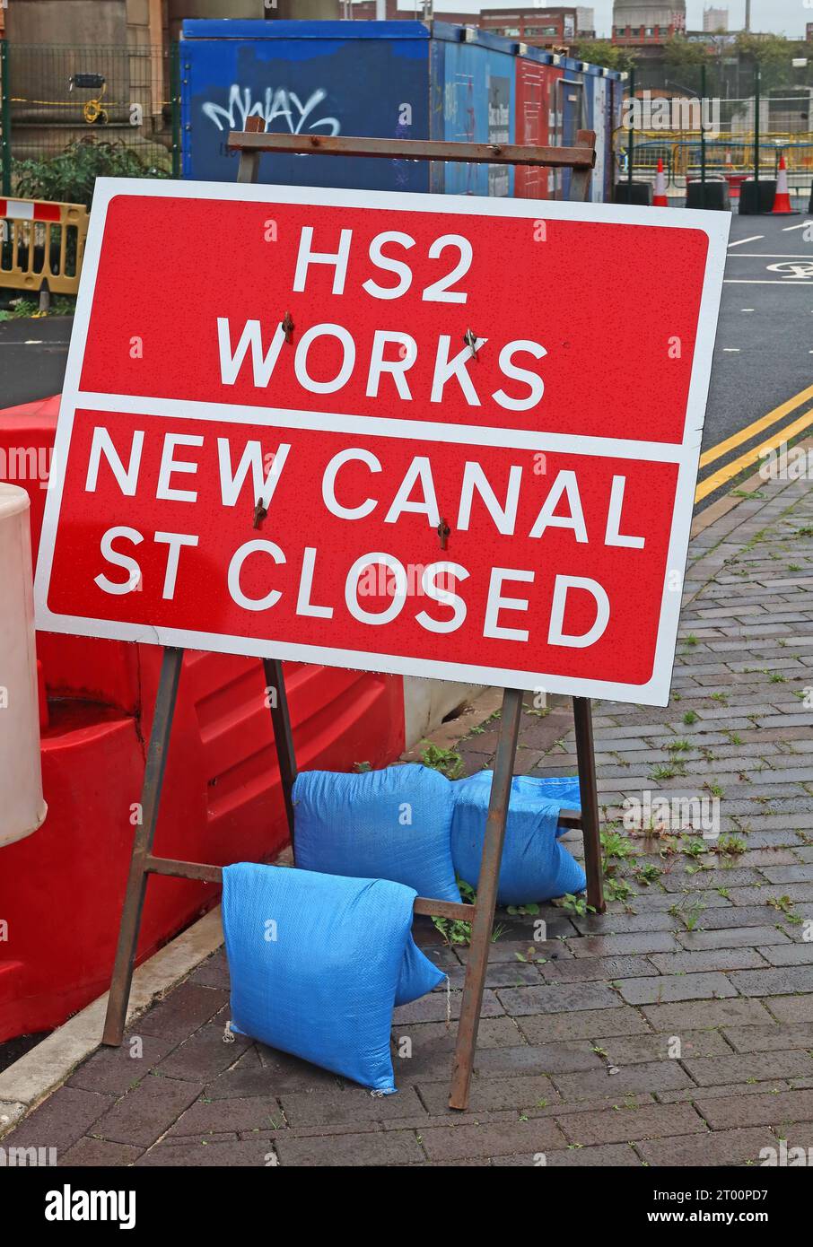 Schild für HS2 High Speed Works in New Canal St, Curzon St, Bahnhof, Central Birmingham, West Midlands, ENGLAND, UK, B4 7XG Stockfoto