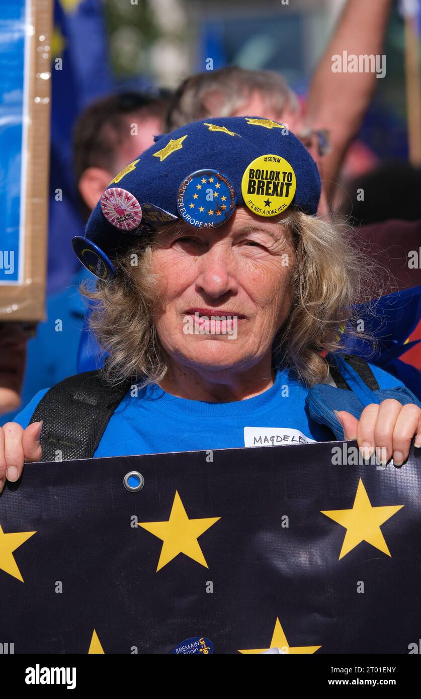 London, Großbritannien. September 2023. Pro-EU-Befürworter bei der Anti-Brexit-Rally im März in London, in der Großbritannien aufgefordert wird, der Europäischen Union beizutreten. Stockfoto