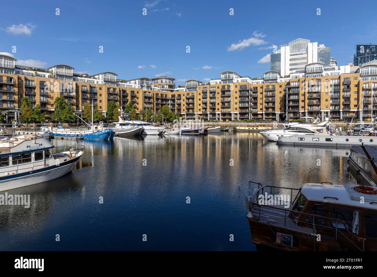 St. Katherine legt in East London an Stockfoto