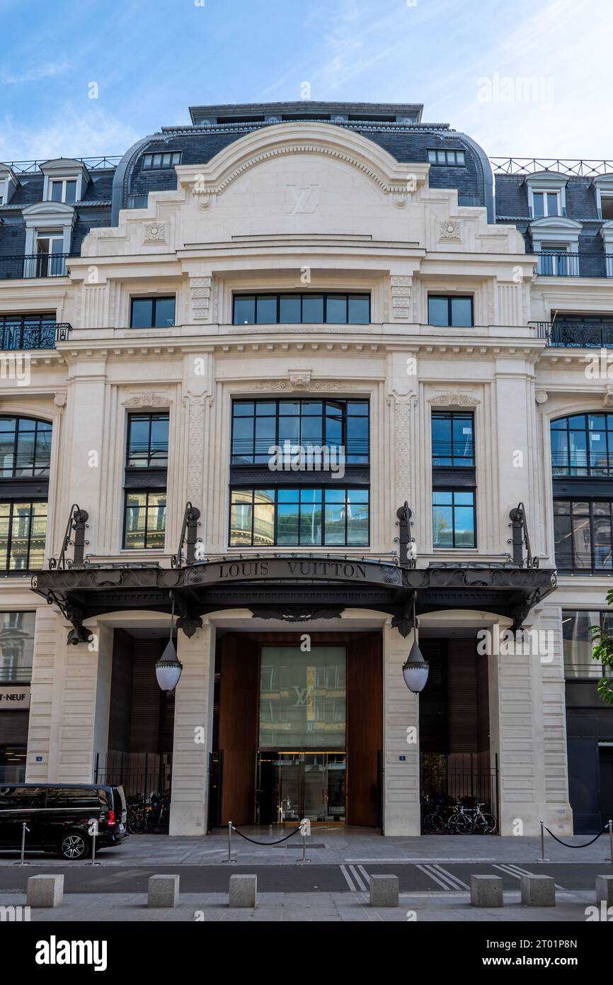 Eingang zum Louis Vuitton Hauptquartier. Louis Vuitton ist ein französisches Luxusmodehaus Stockfoto