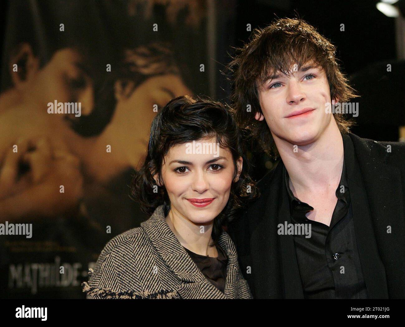 Audrey Tautou, links, und Gaspard Ulliel, rechts, französischer Schauspieler, aufgenommen in Hamburg am 20. Januar 2005. *** Audrey Tautou, links, und Gaspard Ulliel, rechts, französische Schauspieler, fotografiert in Hamburg am 20. Januar 2005 Stockfoto