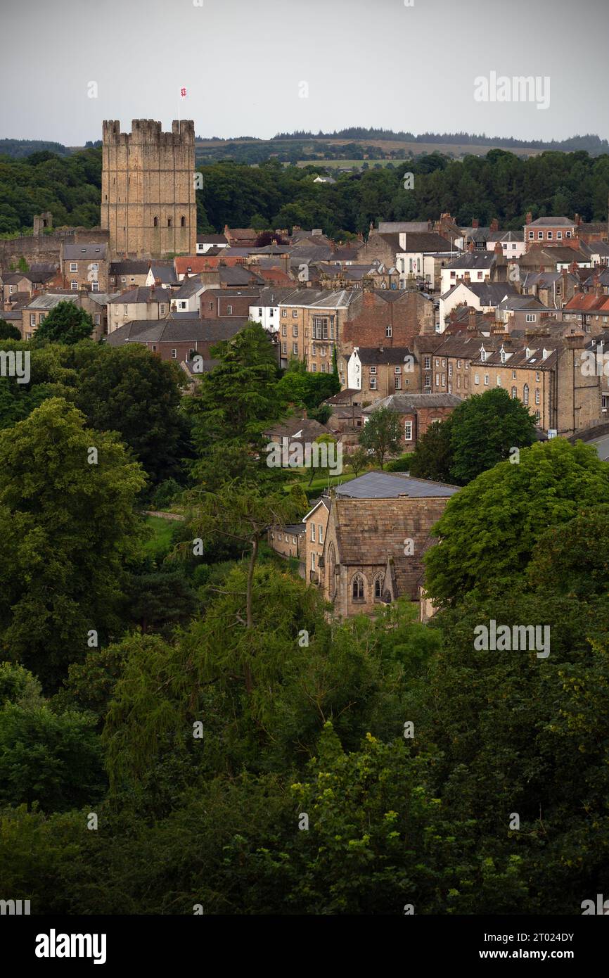 Die Stadt Richmond in North Yorkshire, die zum Wahlkreis Rishi Sunak gehört. In Richmond haben in der letzten Woche vier Geschäfte angekündigt Stockfoto