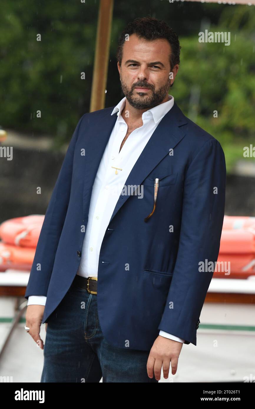 VENEDIG, ITALIEN, 29. AUGUST: Edoardo de Angelis, kommt am 29. AUGUST zum 80. Internationalen Filmfestival von Venedig 2023 am Pier des Hotel Excelsior an. Stockfoto