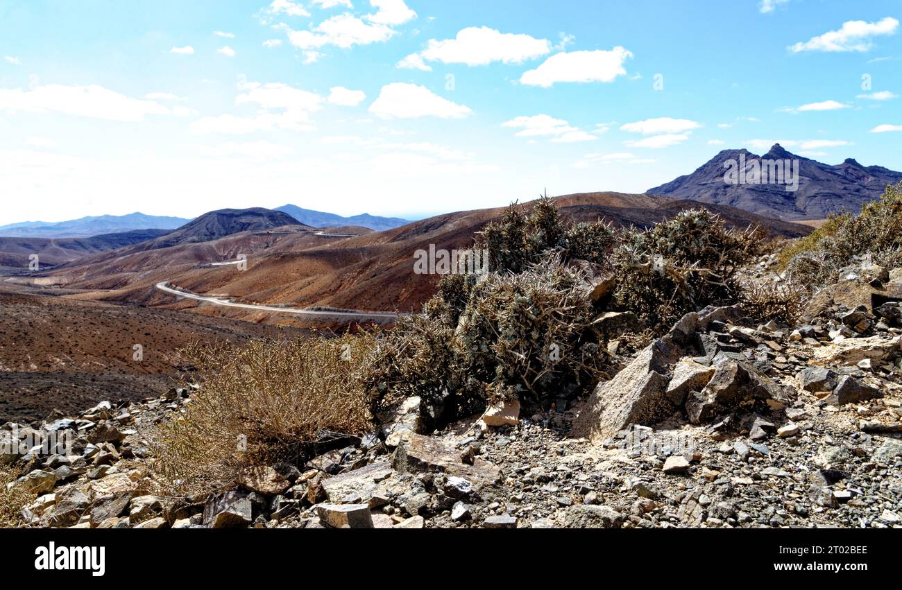 Panoramablick auf die Landschaft vom Aussichtspunkt mirador astronomico de Sicasumbre zwischen Pajara und La Pared auf der Kanarischen Insel Fuerteventura, Spanien - 20,09 Stockfoto