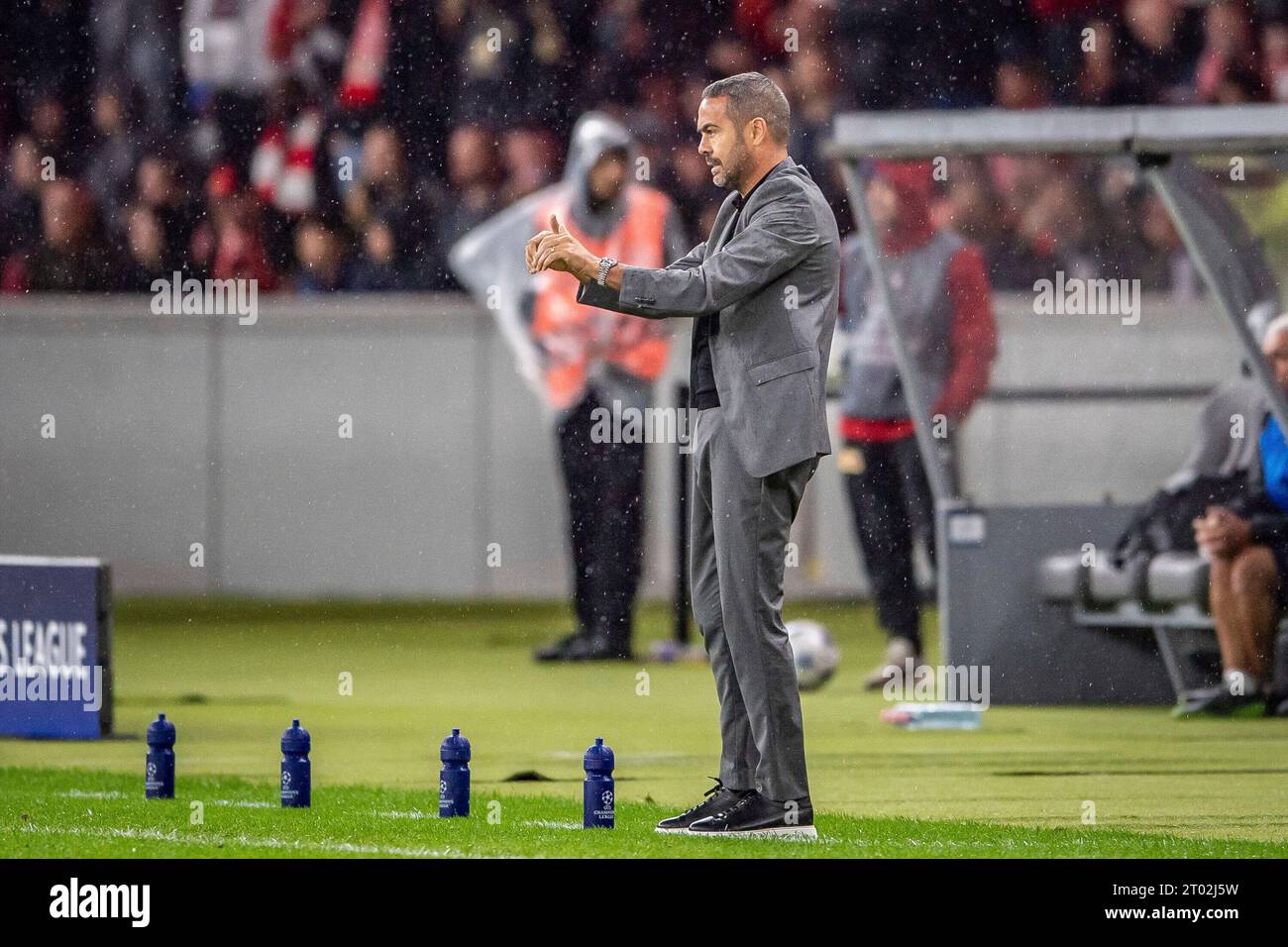 Artur Jorge (Trainer Sporting Braga) gestikuliert UEFA Champions Leaguel: 1. FC Union Berlin gegen Sporting Braga, Olympiastadion, Berlin, 03.10.2023 Stockfoto