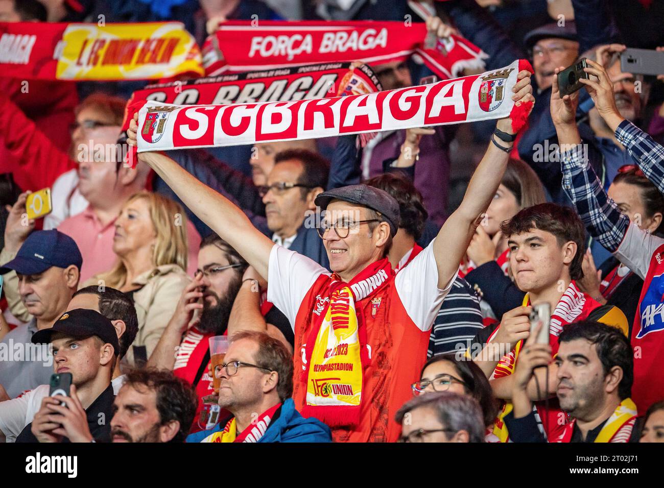 Portugiesische Sporting Braga Fans im Stadion UEFA Champions Leaguel: 1. FC Union Berlin gegen Sporting Braga, Olympiastadion, Berlin, 03.10.2023 Stockfoto