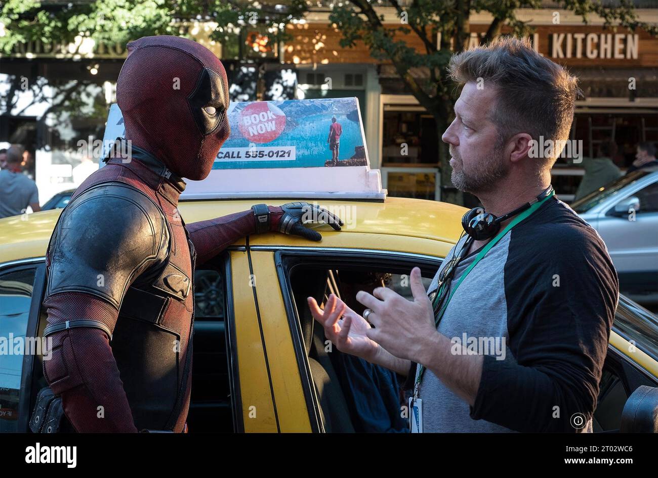 DEADPOOL 2 2018 20th Century Fox Film mit Ryan Reynolds links und Regisseur David Leach Stockfoto