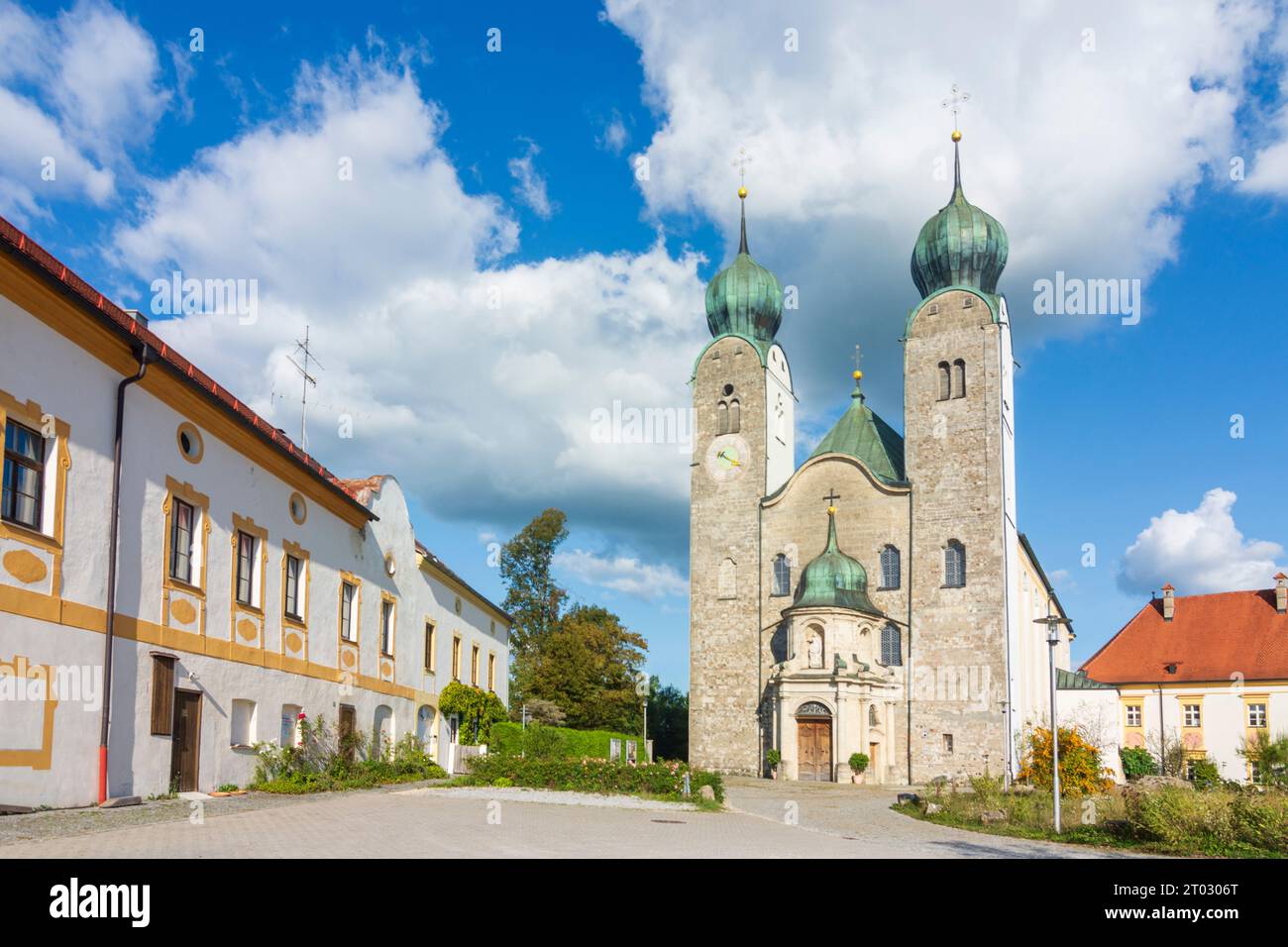 Altenmarkt an der Alz: Kloster Baumburg, Kirche in Oberbayern, Inn-Salzach, Oberbayern, Bayern, Bayern, Deutschland Stockfoto
