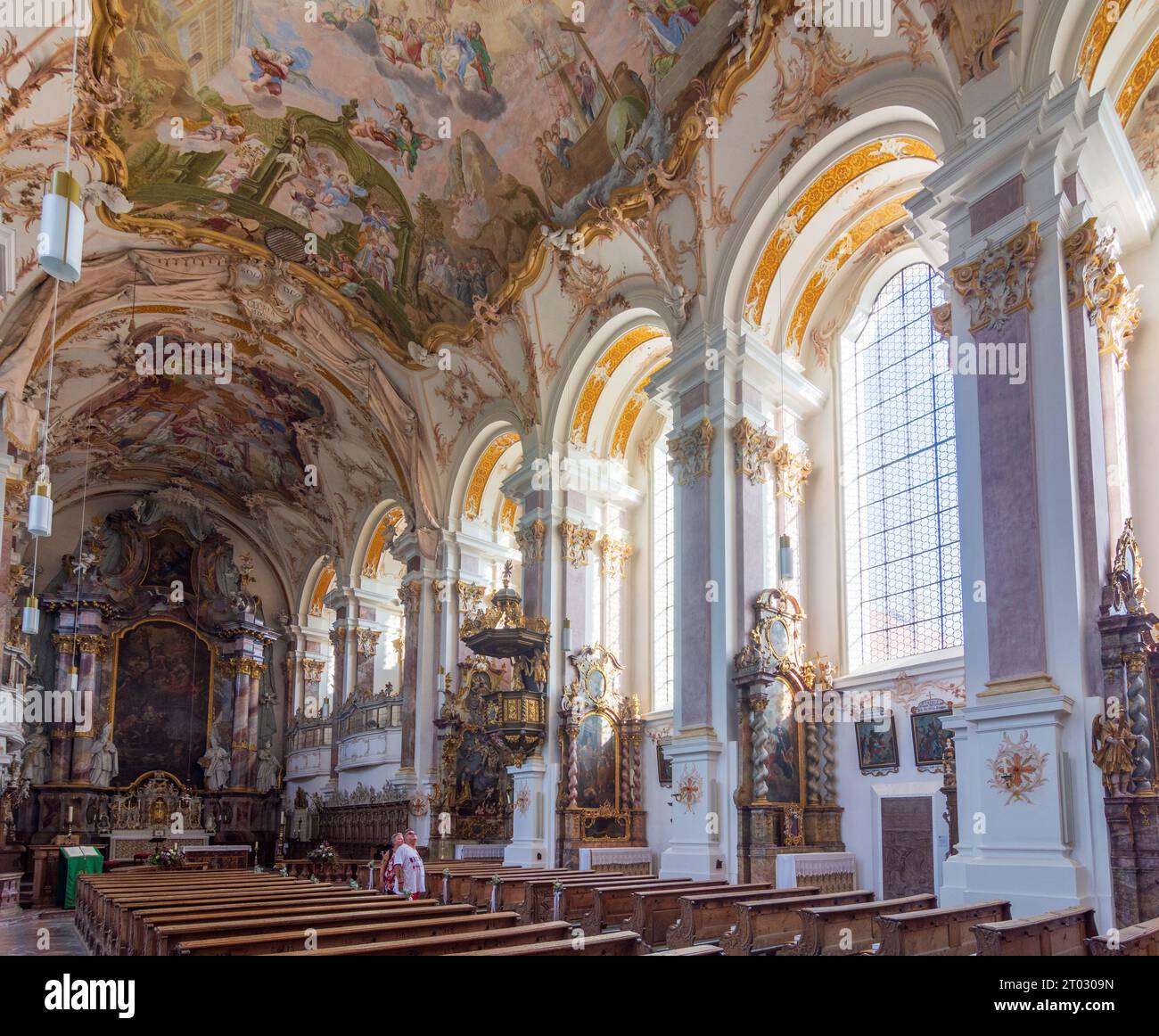 Altenmarkt an der Alz: Kloster Baumburg, Kirche, Kirchenschiff in Oberbayern, Inn-Salzach, Oberbayern, Bayern, Bayern, Deutschland Stockfoto