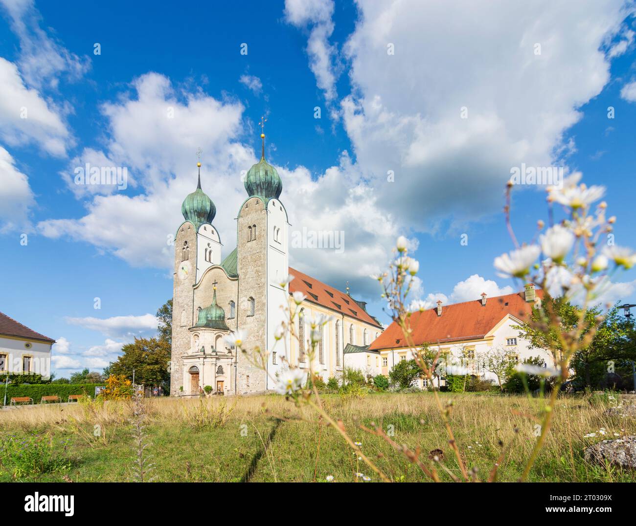 Altenmarkt an der Alz: Kloster Baumburg, Kirche in Oberbayern, Inn-Salzach, Oberbayern, Bayern, Bayern, Deutschland Stockfoto