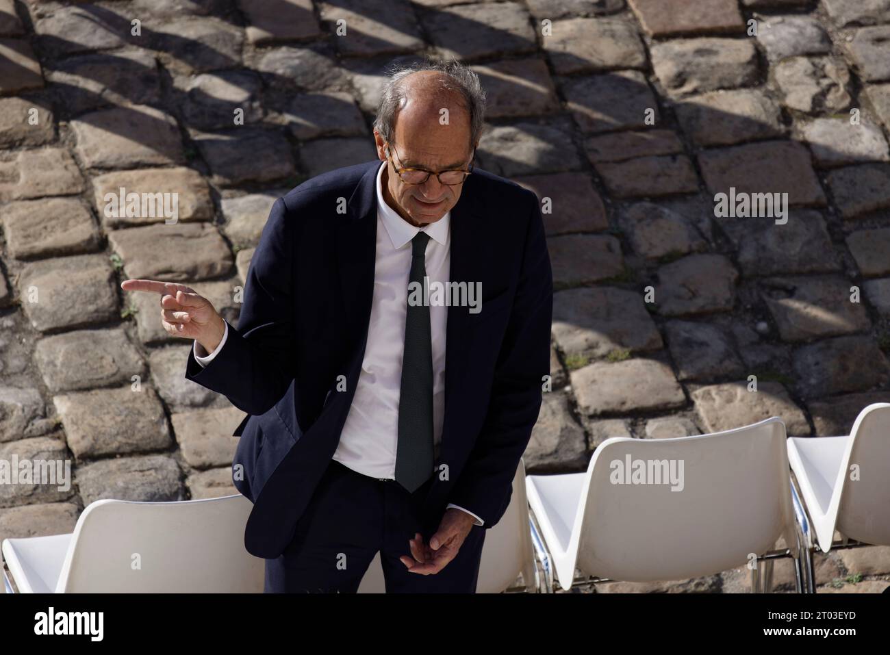 Paris, Frankreich. Oktober 2023. Nationale Ehrerbietung für Frau Helene Carrere d’Encausse unter dem Vorsitz von Emmanuel Macron am 3. Oktober 2023 im Hôtel national des Invalides in Paris, Frankreich. Quelle: Bernard Menigault/Alamy Live News Stockfoto