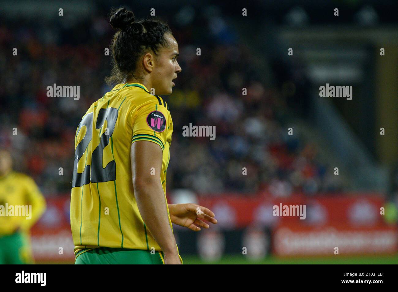 Toronto, ON, Kanada - 26. September 2023: Kayla McKenna #22 der Jamaika-Nationalmannschaft spielt mit dem Ball während der CONCACAF W Olym 2023 Stockfoto