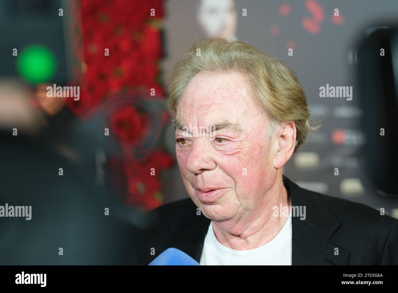 Madrid, Spanien. Oktober 2023. ANDREW LLOYD WEBBER nahm an der Premiere des Musicals „das Phantom der Oper“ im Alveniz Theater in Madrid Teil, 3. Oktober 2023, Spanien (Foto: Oscar Gonzalez/SIPA USA) (Foto: Oscar Gonzalez/SIPA USA) Credit: SIPA US/Alamy Live News Stockfoto