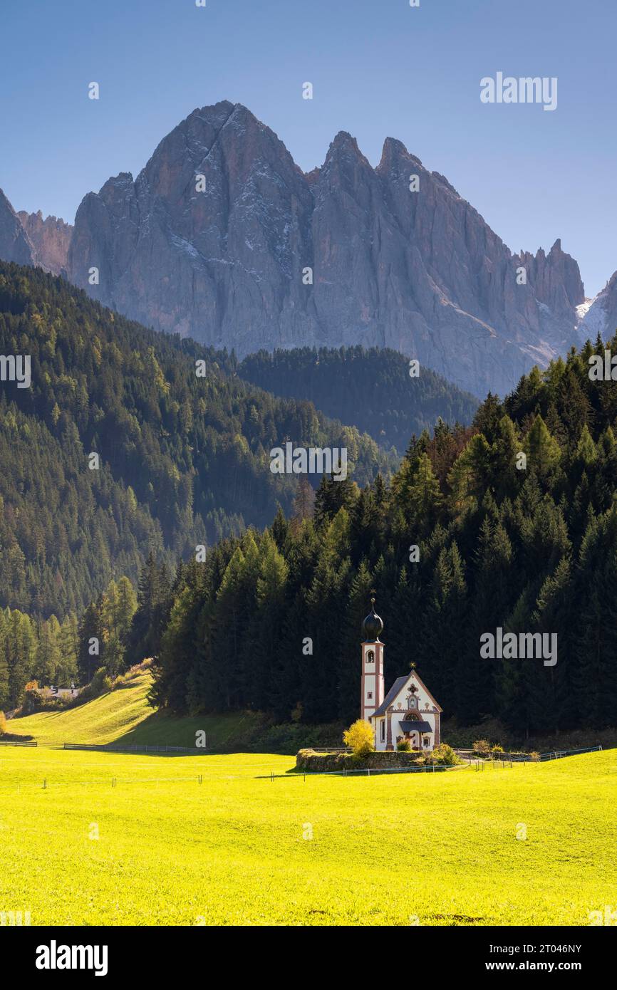 Kirche St. John in Ranui, St. Johanniskapelle, Geisler-Gruppe, Villnoess-Tal, Südtirol, Trentino-Südtirol, Italien Stockfoto
