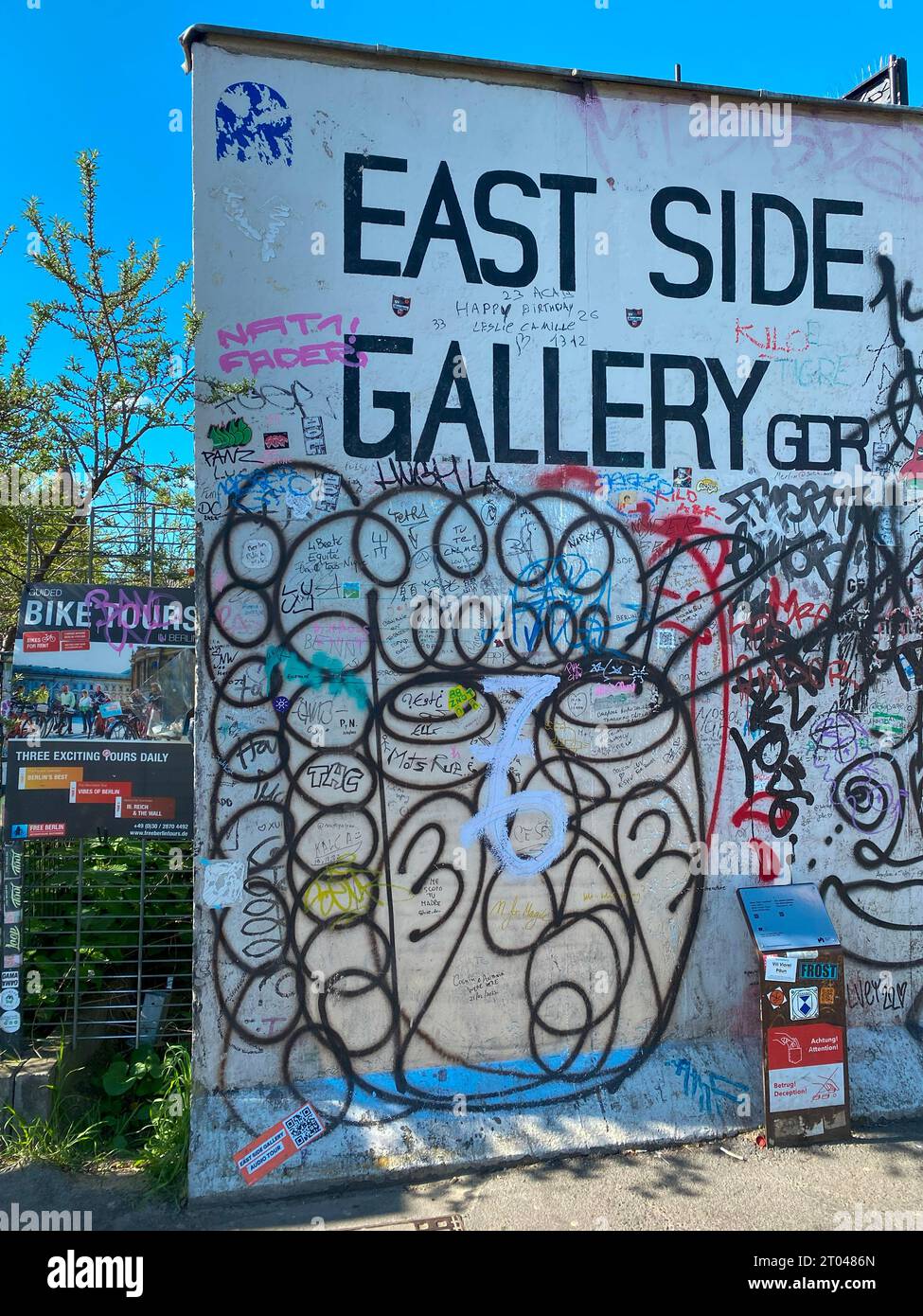East Side Gallery an der Berliner Mauer Stockfoto
