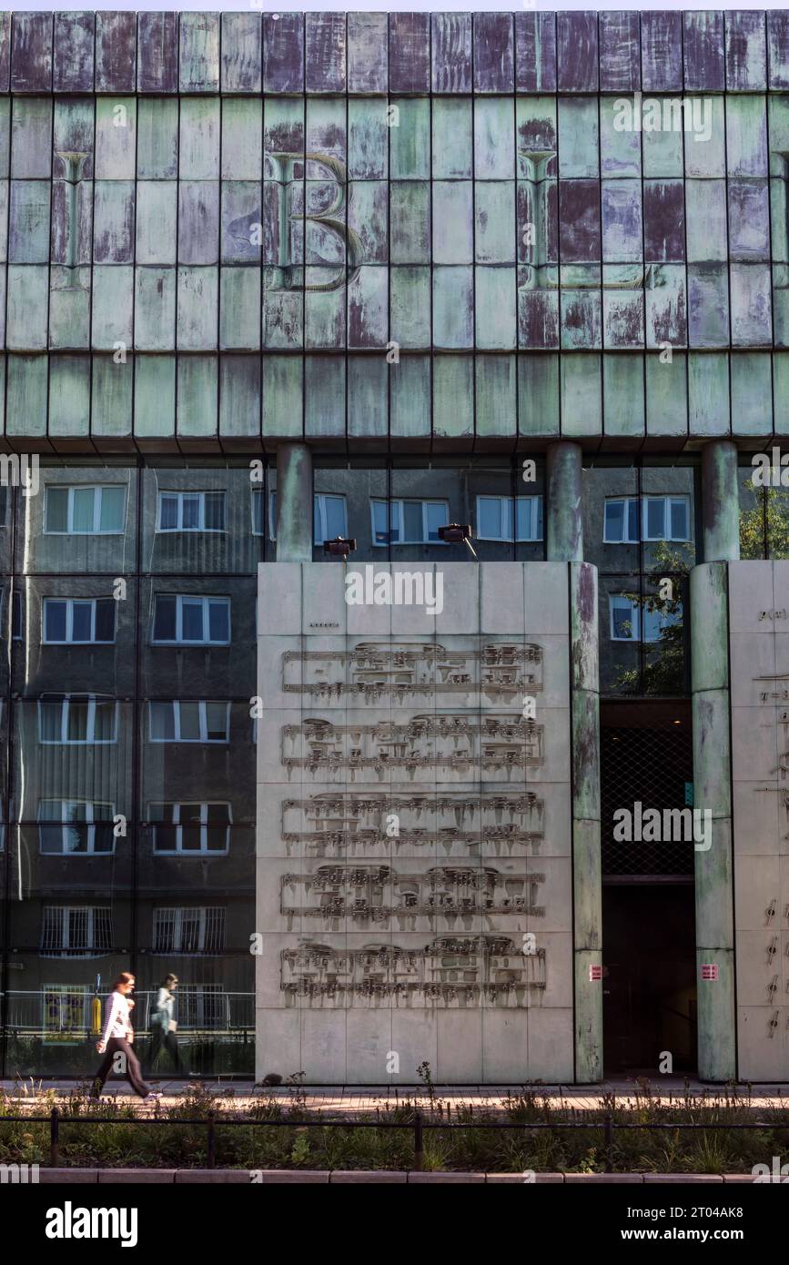 Außenfassade, neue Bibliothek der Universität Warschau, Warschau, Polen Stockfoto