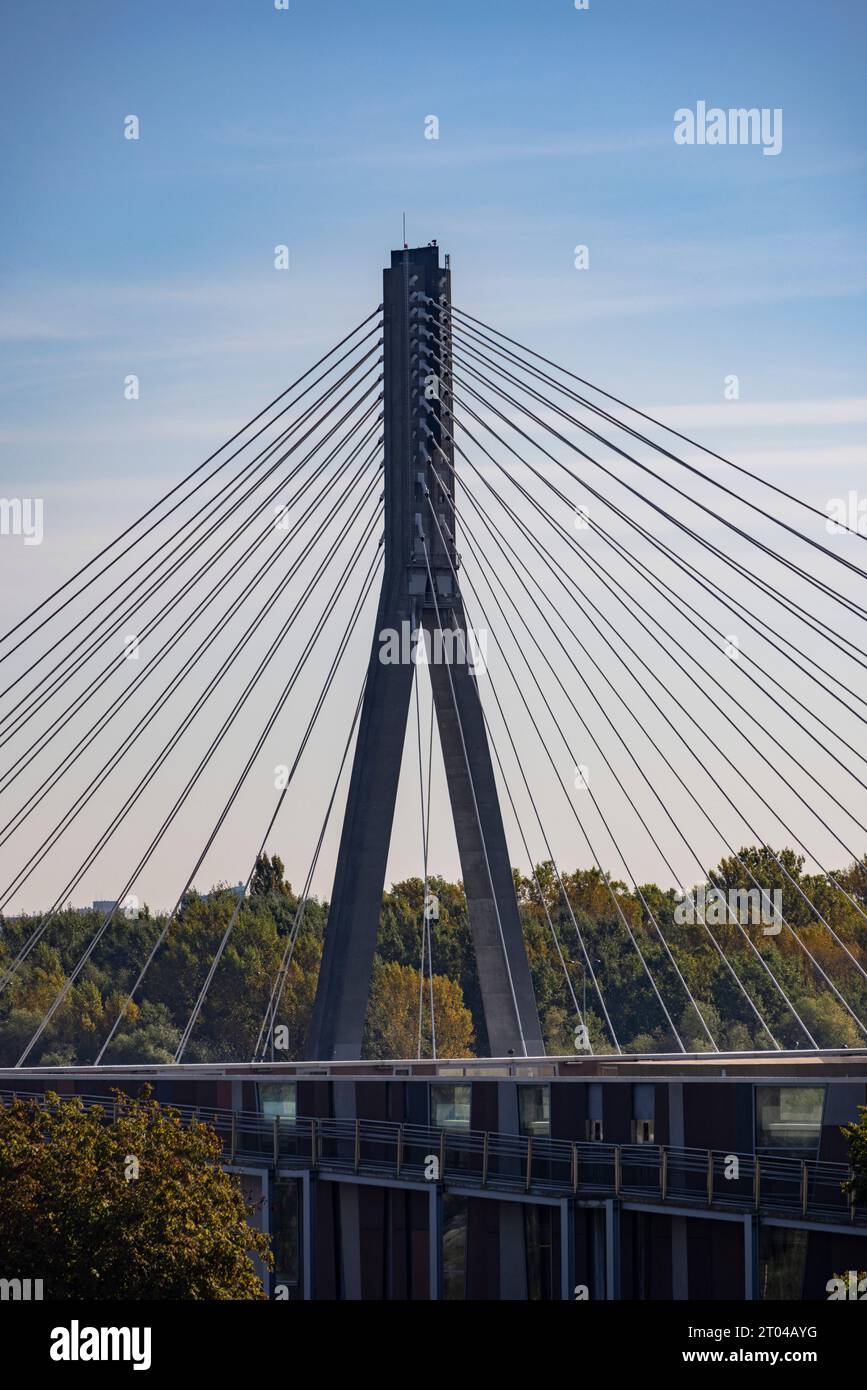 Detail der Świętokrzyski-Brücke oder der Heiligen Kreuz-Brücke in Warschau, Polen Stockfoto