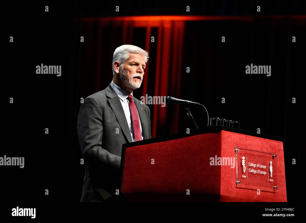 Bruggy, Belgien. Oktober 2023. Der tschechische Präsident Petr Pavel nimmt an einer Eröffnungszeremonie des akademischen Jahres im Rahmen seines Besuchs in Brügge, Belgien, am 4. Oktober 2023 Teil. Quelle: Katerina Sulova/CTK Photo/Alamy Live News Stockfoto