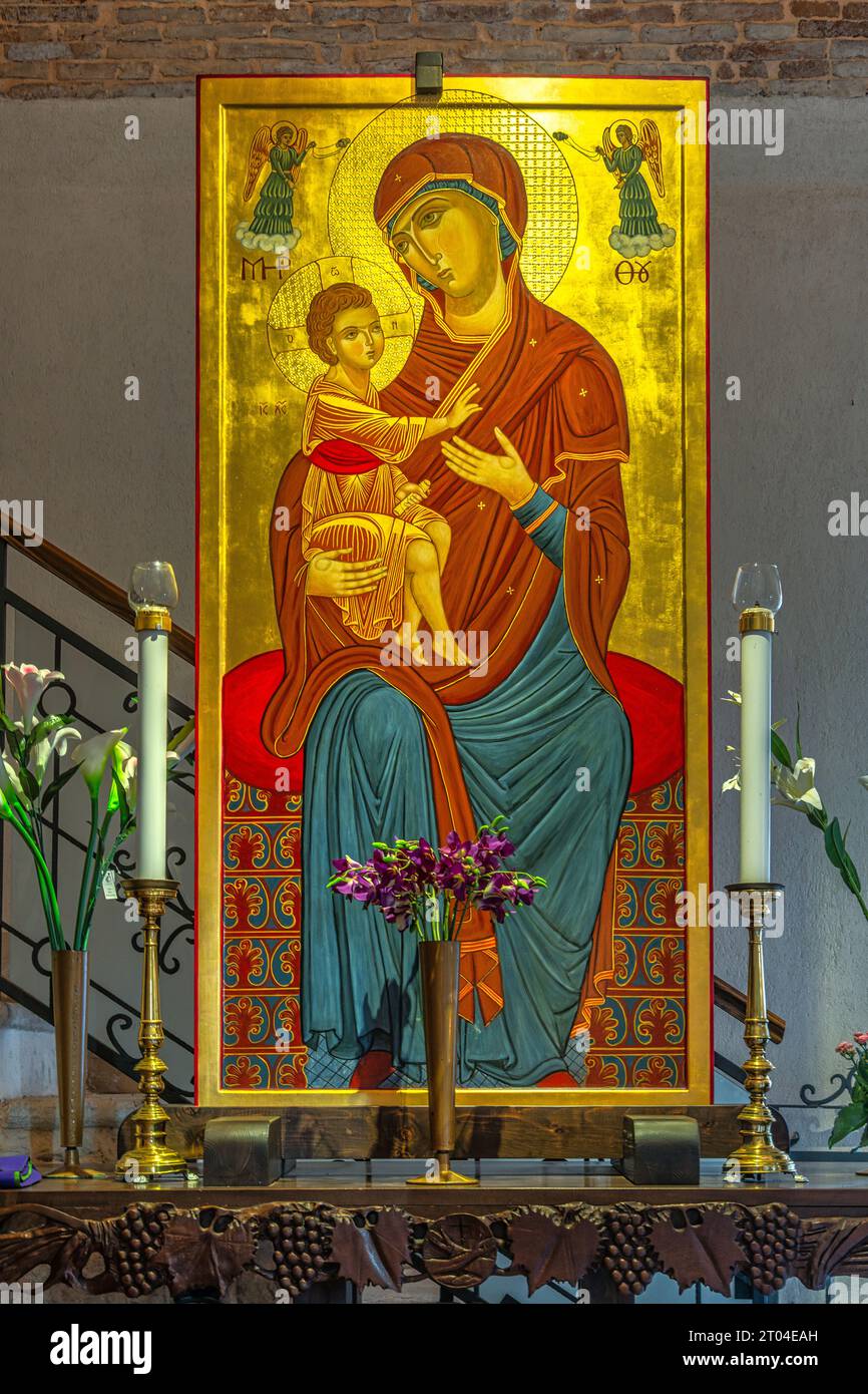 Ikone der Jungfrau und des Kindes, erhalten im Benediktinerkloster San Matteo Apostolo. San Marco in Lamis, Provinz Foggia, Apulien, Italien Stockfoto