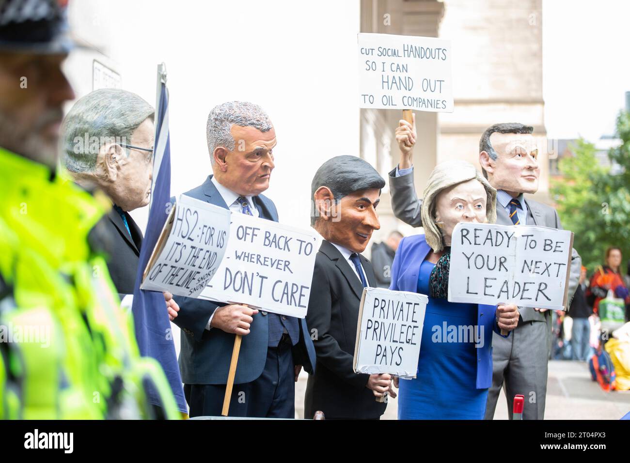 Manchester, Großbritannien. Oktober 2023. Juniorärzte und Berater führen während der konservativen Parteikonferenz einen dreitägigen Streik in Manchester durch. Quelle: Rachel Parsley/Alamy Live News Stockfoto