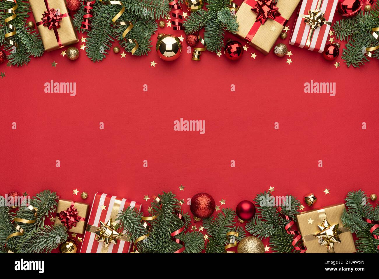 Weihnachtshintergrund mit doppelter Seitenkante auf Rot Stockfoto