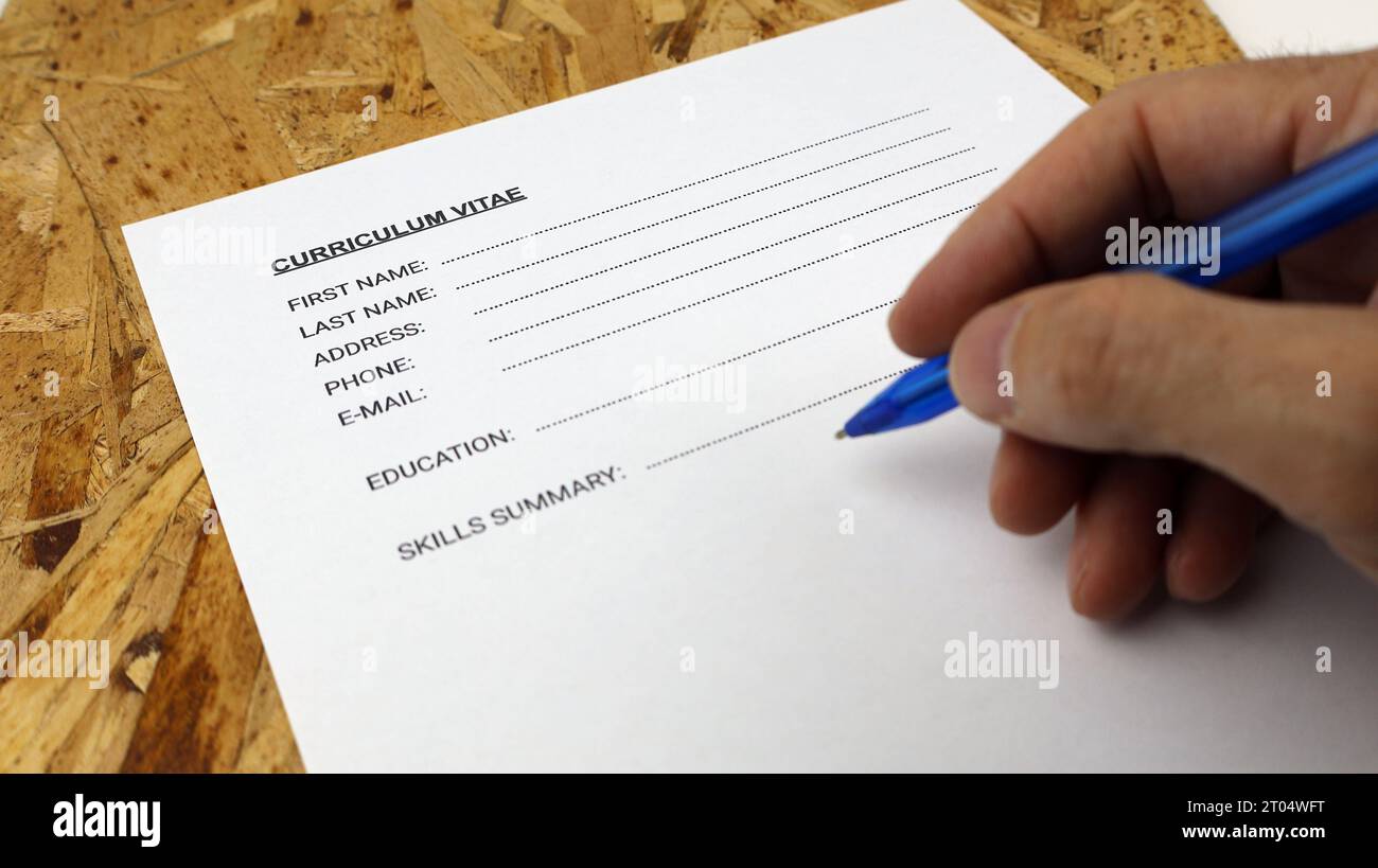 Lebenslauf ein leerer Lebenslauf ein leerer Lebenslauf mit einem Stift Ein leeres Lebenslauf-Formular bilden. Stockfoto