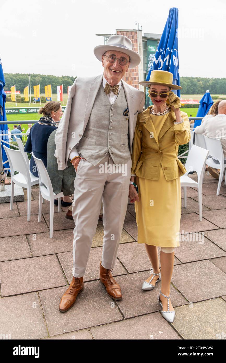 03.10.2023, Britt Kanja und Günther Krabbenhöft auf der Galopprennbahn Hoppegarten, Renntag der deutschen Einheit, Preis der deutschen Einheit, Hoppeg Stockfoto