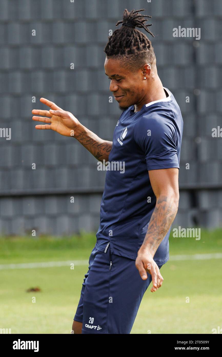 Gent's Gift Emmanuel Orban, das während eines Trainings der belgischen Fußballmannschaft KAA Gent am Mittwoch, 4. Oktober 2023 in Gent gezeigt wurde. Das Team bereitet sich auf das morgige Spiel gegen den israelischen Maccabi Tel Aviv vor, am zweiten Tag der Gruppenphase des UEFA Conference League-Wettbewerbs in Gruppe B. BELGA FOTO KURT DESPLENTER Stockfoto