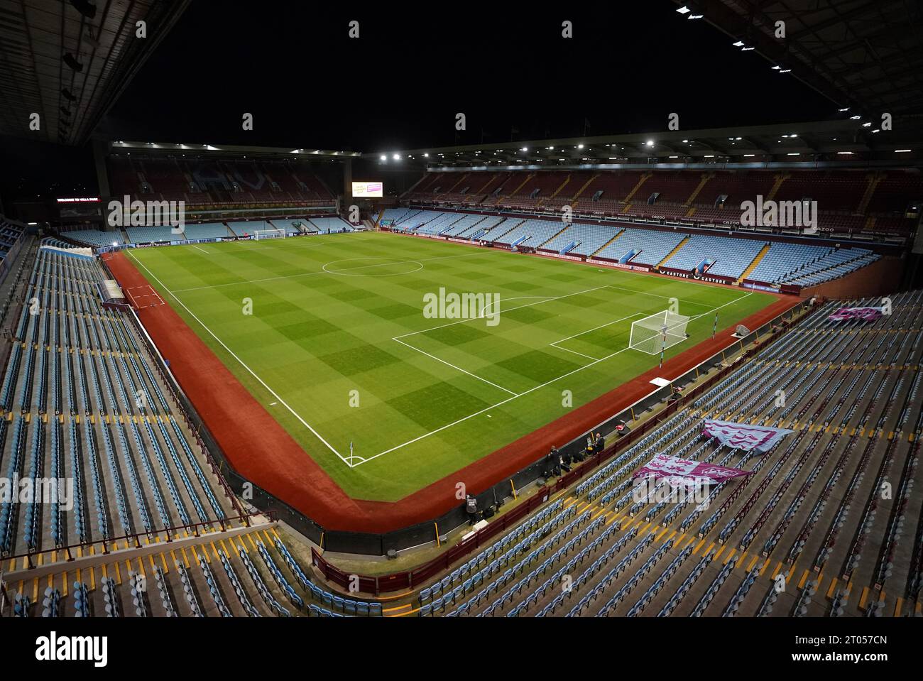 Aktenfoto vom 13.01.2023 mit Einer allgemeinen Ansicht des Spielfeldes. Villa Park war Austragungsort von drei WM-Spielen 1966 und vier Spielen während der EM 96. Das Stadion ist ein Startschuss für das Halbfinale des FA Cup – Austragungsort 55 – und soll vor dem Turnier auf über 50.000 erweitert werden. Ausgabedatum: Mittwoch, 4. Oktober 2023. Stockfoto